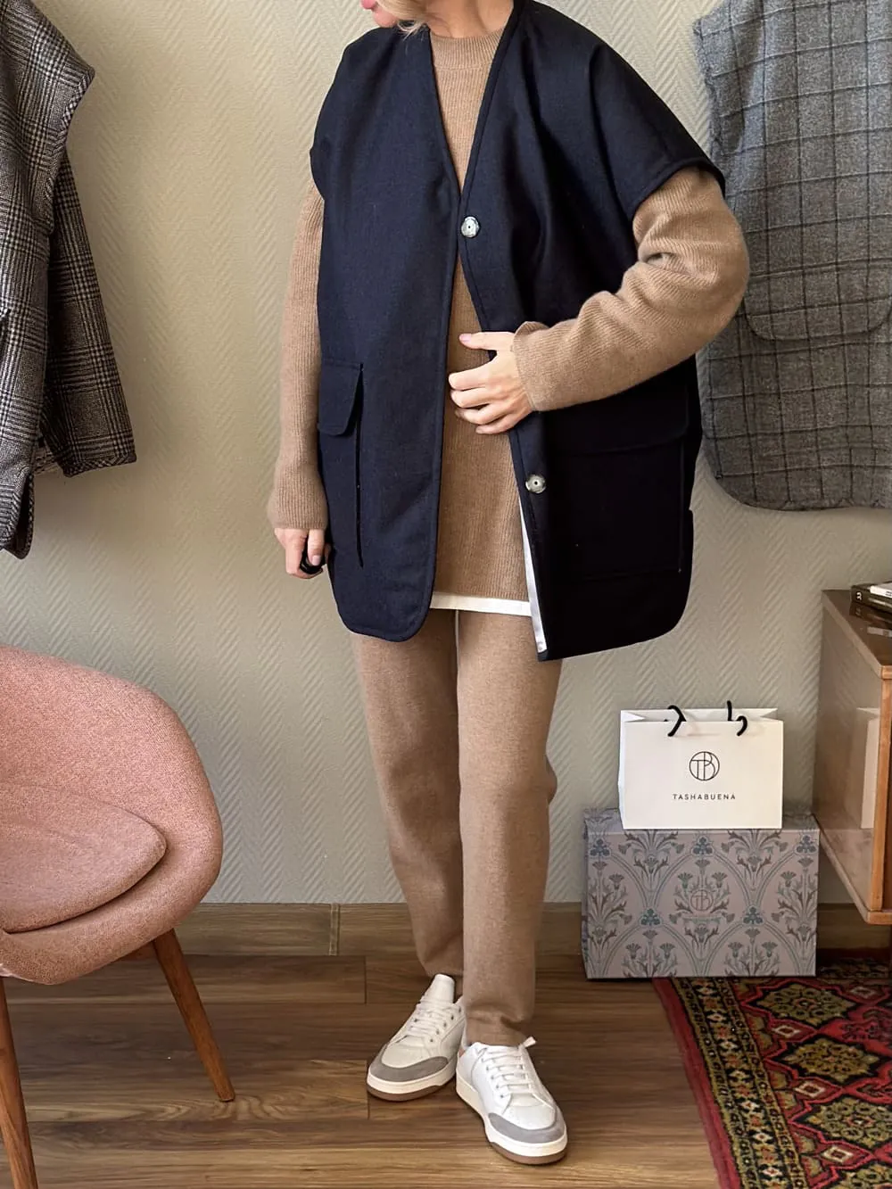 Жилетка пуховая синяя из мембраного текстиля LoroPiana